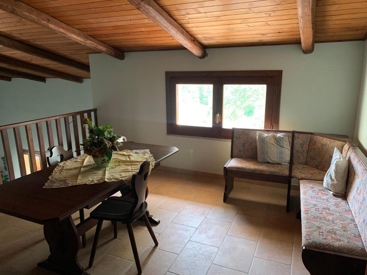 Agriturismo Terra Noas Villaurbana Buitenkant foto